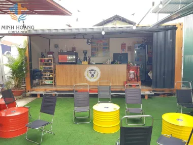 Hai container cafe 20 feet khung kính không gian mở