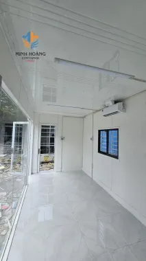  Container nhà ở 20 feet khung kính có toilet trắng viền đen