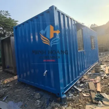 Nhà container 20 feet có toilet xanh dương vỏ container thường
