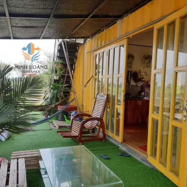 Nhà container lắp ghép 2 tầng 20 feet x 40 feet có toilet vàng viền đen