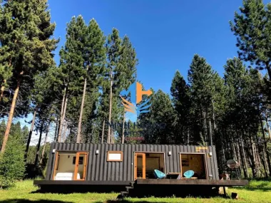 Container nhà ở 40 feet cửa lớn có toilet màu đen