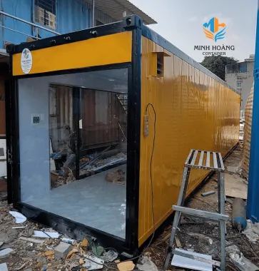 Container văn phòng 40 feet vàng viền đen khung kính tạo không gian mở