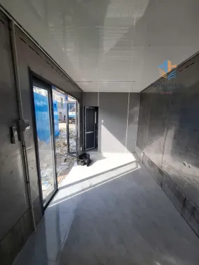 Container Văn Phòng 20 Feet Xám 3 Cửa Có Toilet Vỏ Lạnh