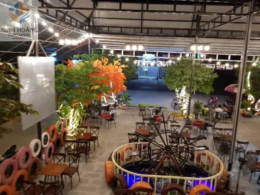 Cụm container lắp ghép nhiều container có sân thượng và mái che