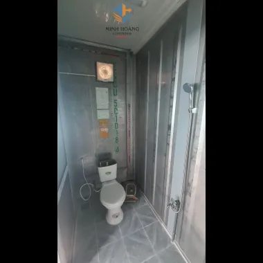 Container nhà ở 20 feet xám đậm làm từ container lạnh có wc và máy lạnh mẫu 2 