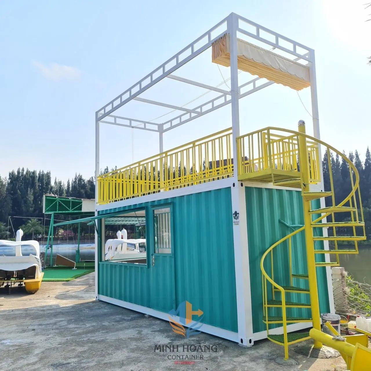 Container Cafe 20 Feet Có Sân Thượng - Tone Xanh Trắng Hiện Đại