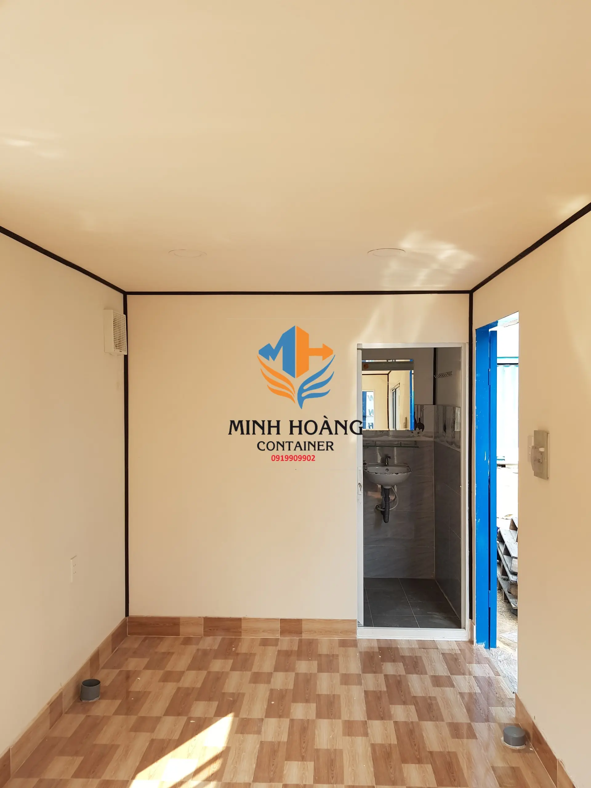 Container văn phòng 40 feet màu vàng đỏ option chia 2 phòng