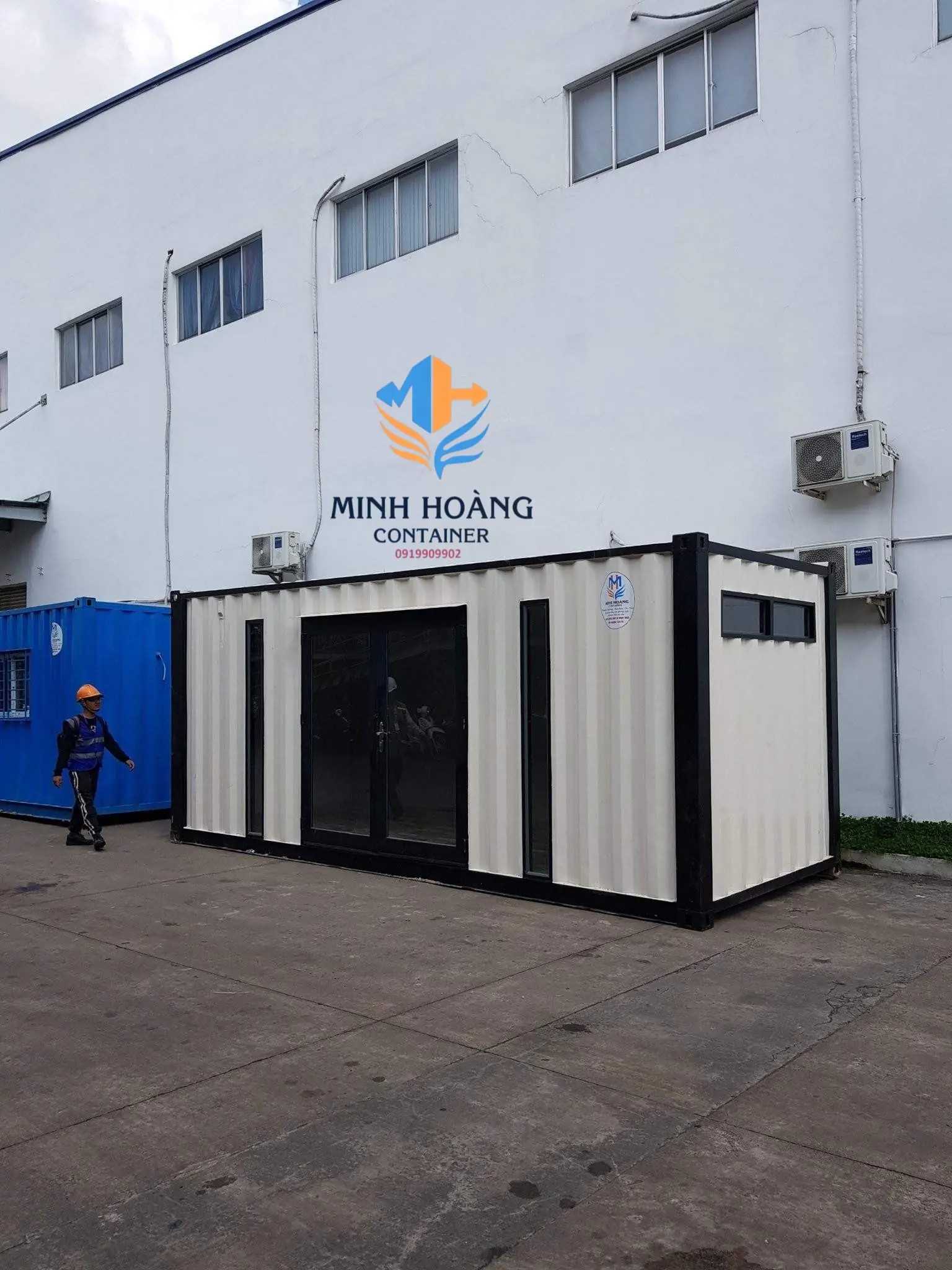 Container văn phòng 20 feet trắng viền đen