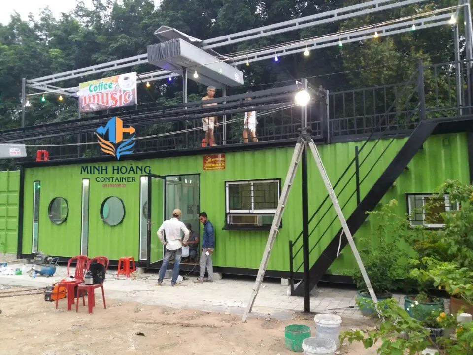 Container Cafe 40 Feet Nguyên Bản Xanh Lá Viền Đen: Thiết Kế Sân Thượng & Mái Che Cực Chất