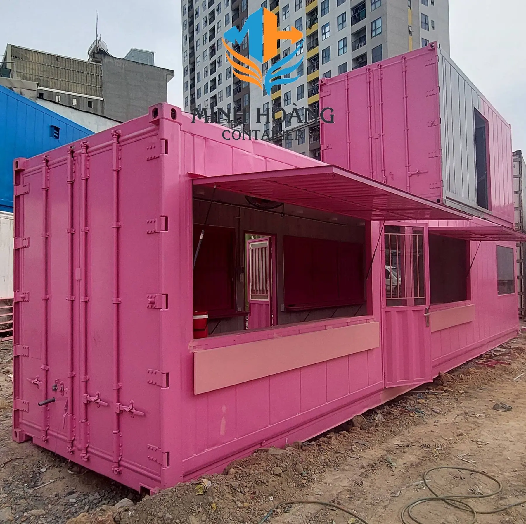 Container Cafe 40 Feet Màu Hồng Pastel Kèm Container Toilet 20 feet chia 2 Phòng Riêng