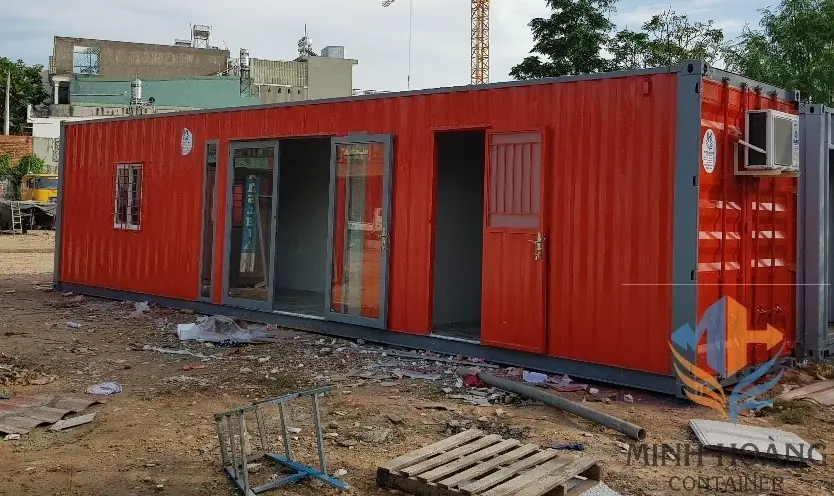Container nhà ở 40 feet cách nhiệt Panel lạnh đỏ viền xám – P404