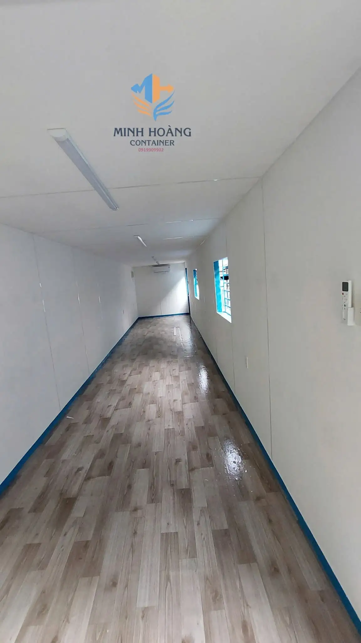 Container Văn Phòng 20 Feet Xanh Lá Khung Kính Cửa Lùa