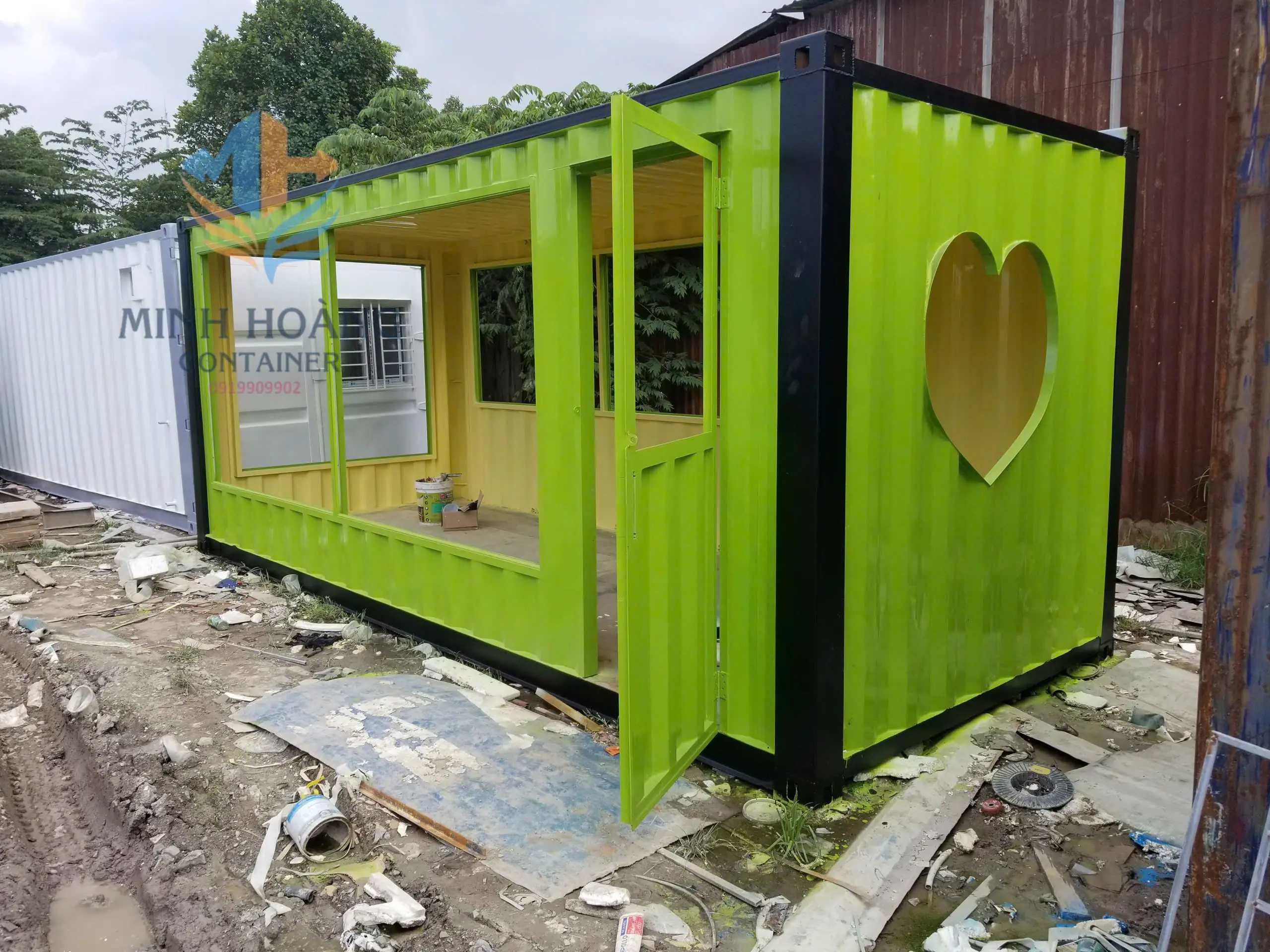 Container Showroom 20 Feet Xanh Lá Viền Đen – Thiết Kế 