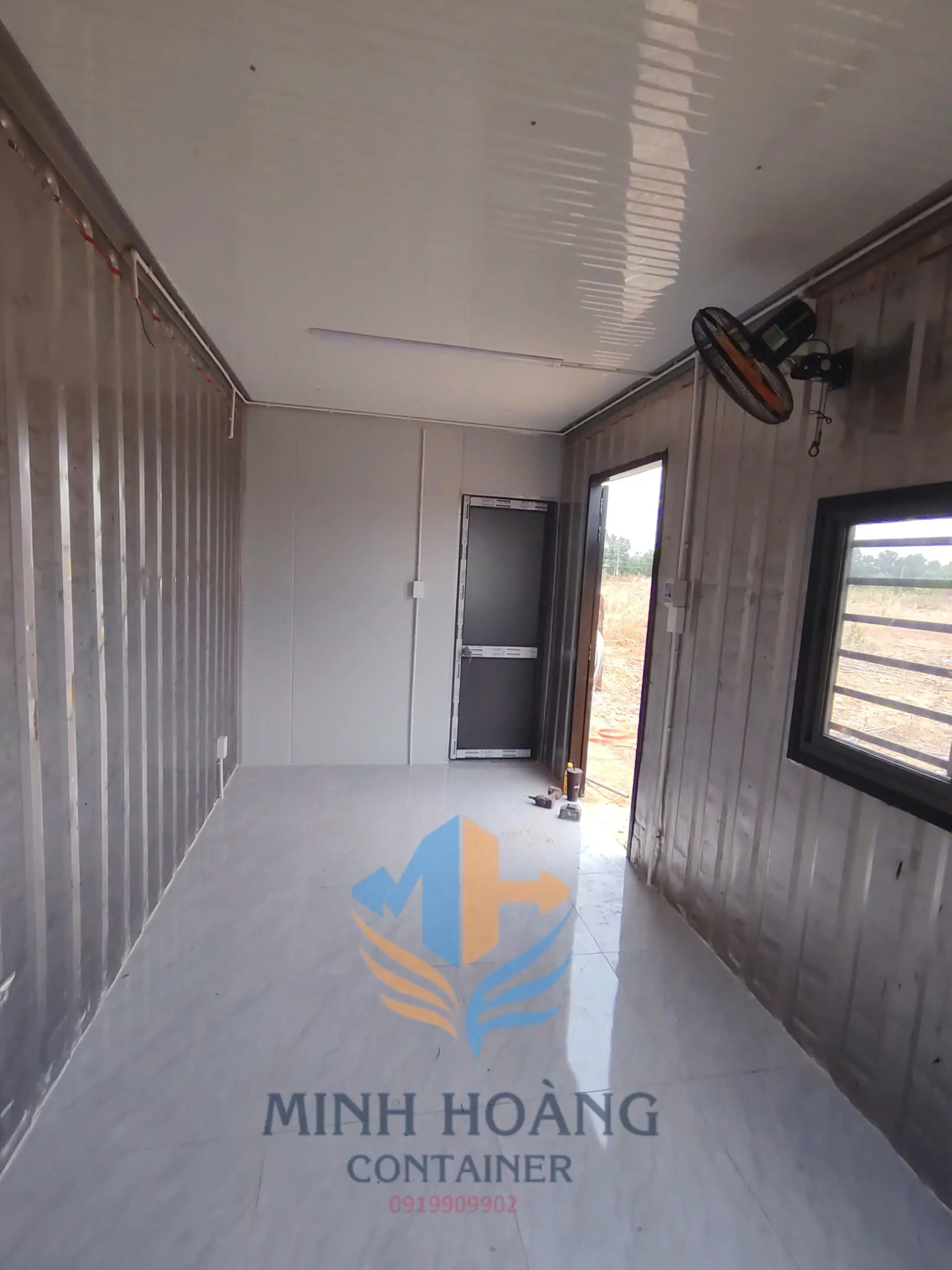 Container Văn Phòng 20 Feet Xanh Lá Khung Kính Cửa Lùa