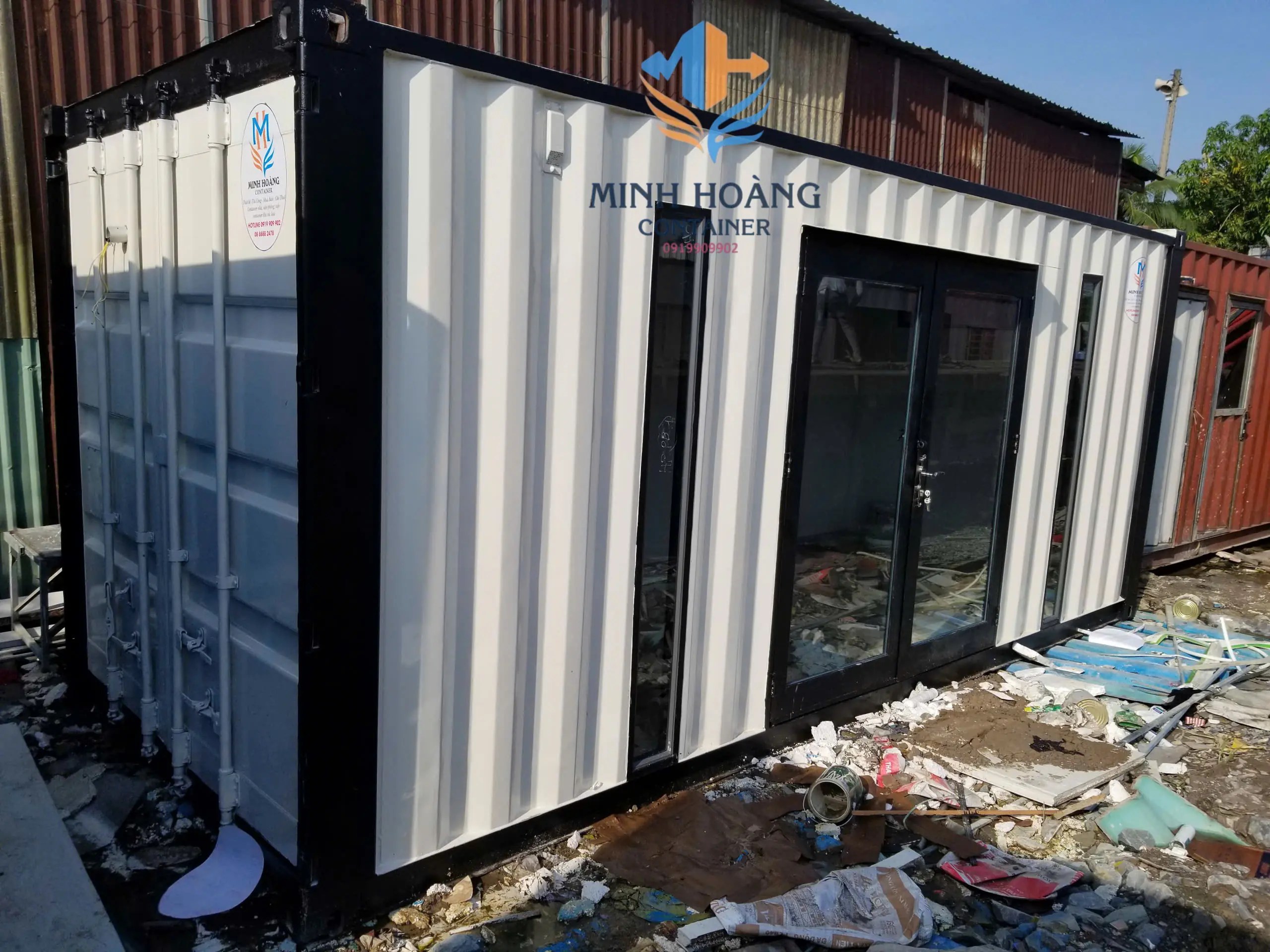 Container Văn Phòng 20 Feet Trắng Viền Đen: Hiện Đại, Đẳng Cấp & Tiện Nghi