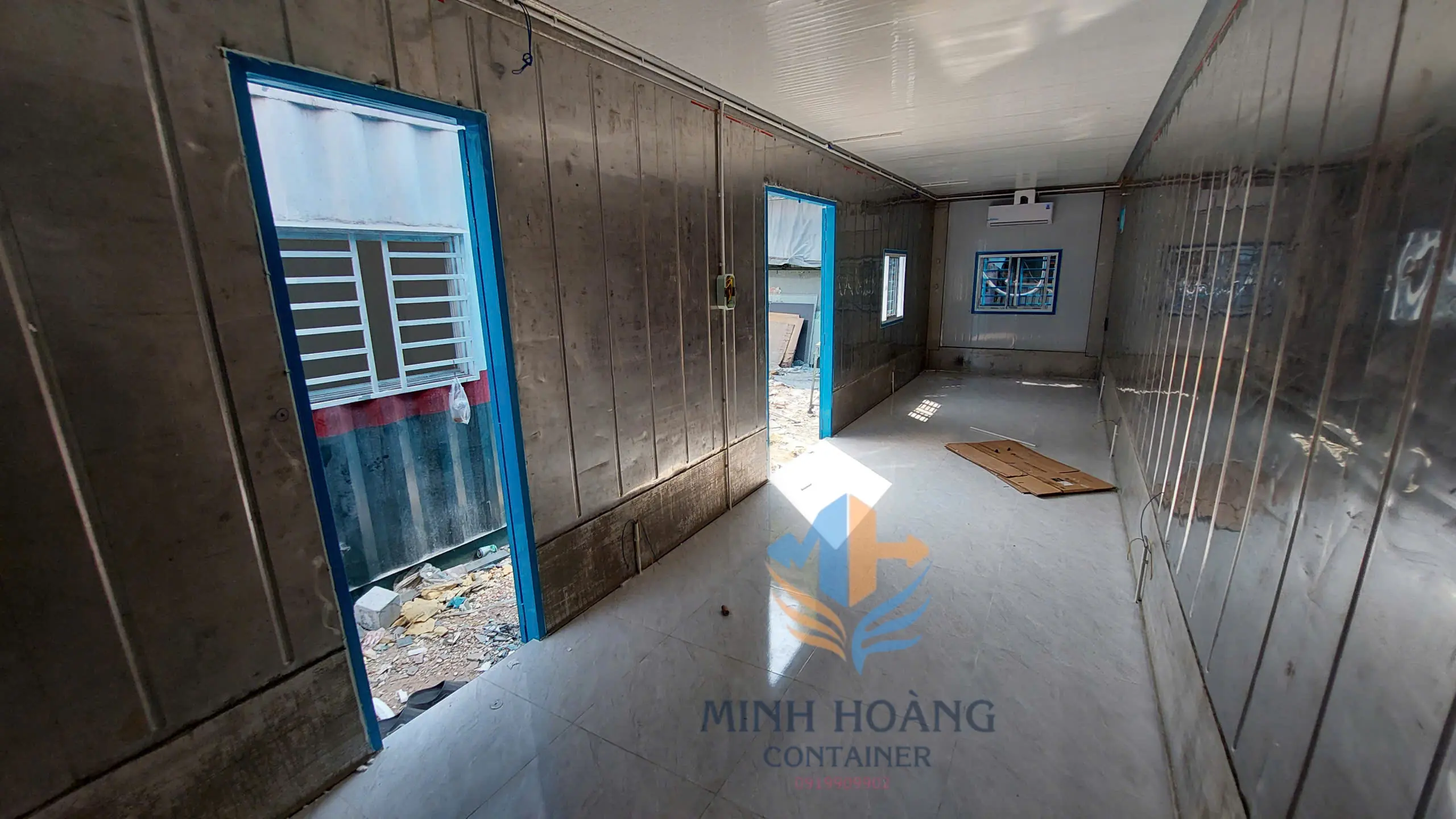 Container Văn Phòng 20 Feet Xanh Lá Khung Kính Cửa Lùa