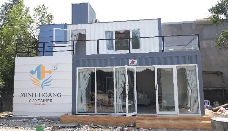 Nhà container lắp ghép 2 tầng khung kính có toilet 3x20 feet
